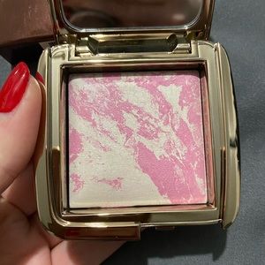 Brand new Hourglass Ethereal Glow blush